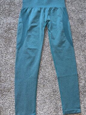 Women’s seamless contour NVGTN leggings